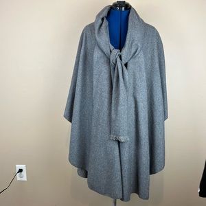 Vintage 70s Betmar New York wool poncho/cape with attached scarf